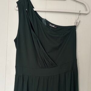 Chic One-Shoulder Dress in Deep Green